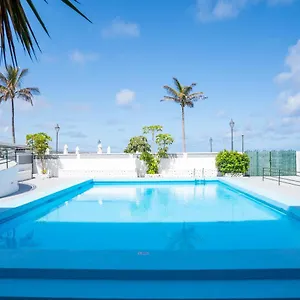 Ocean Views Apartment